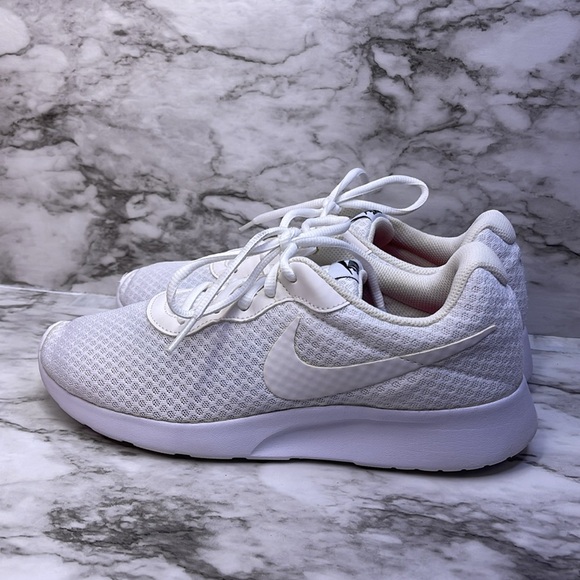 Nike Tanjun White Casual Athletic running Sneakers for finish line size US10 - Picture 4 of 14